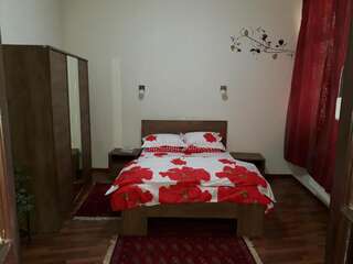 Гостевой дом Motor House Unirii Бухарест Апартаменты с 2 спальнями, видом на сад, собственной кухней и ванной комнатой.-4