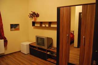 Гостевой дом Motor House Unirii Бухарест Двухместный номер с 1 кроватью и собственной ванной комнатой-17